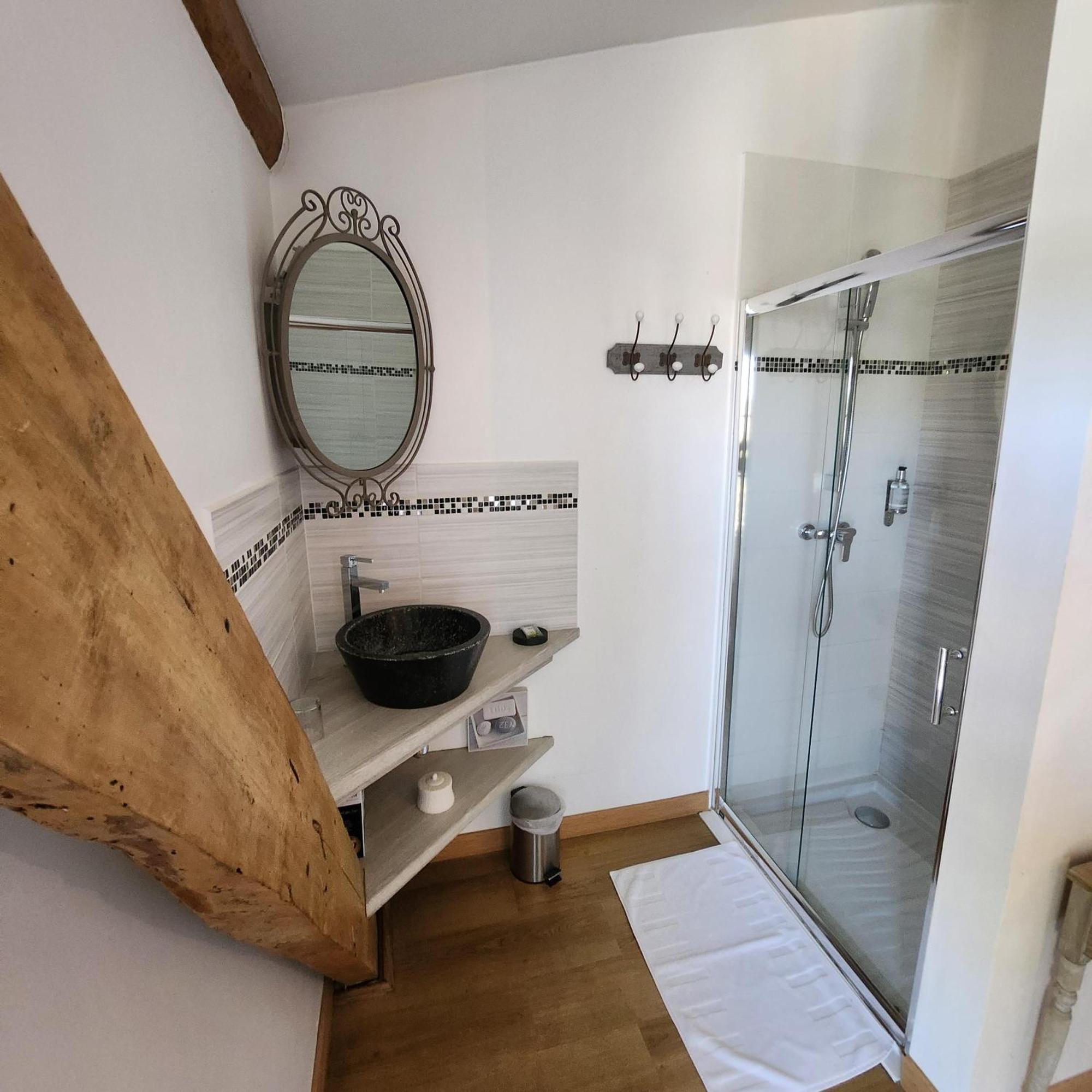 Hotel La Tour Perrier Eyrans-de Soudiac 외부 사진